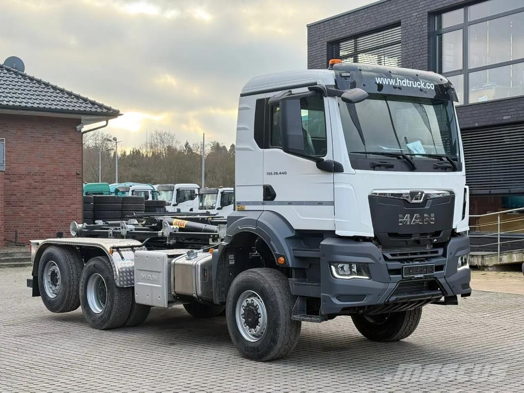 MAN TGS 28.440 MAN TGS 28.440 6x4-4 Lenke Achse Hyva 2 Hook lift trucks