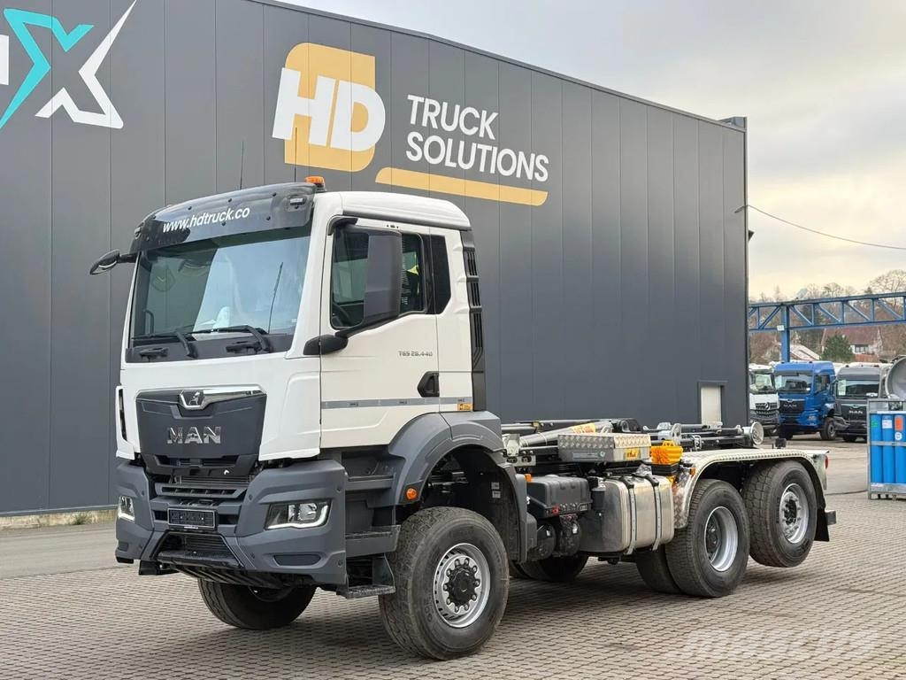 MAN TGS 28.440 MAN TGS 28.440 6x4-4 Lenke Achse Hyva 2 Hook lift trucks