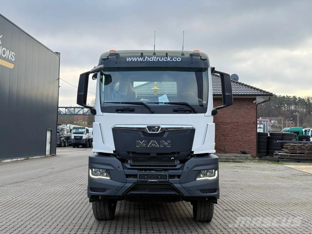 MAN TGS 28.440 MAN TGS 28.440 6x4-4 Lenke Achse Hyva 2 Hook lift trucks
