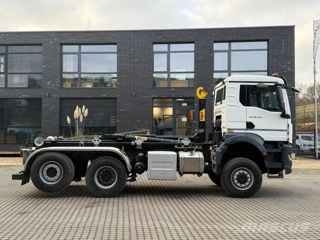 MAN TGS 28.480 MAN TGS 28.480 6x4-4 Lenke Achse Hyva 2 Camion con gancio di sollevamento