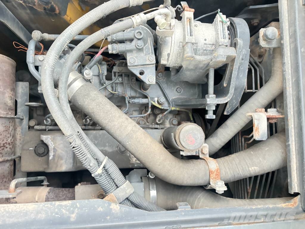 Komatsu PC 138 US حفارات وسط 7 طن - 12 طن