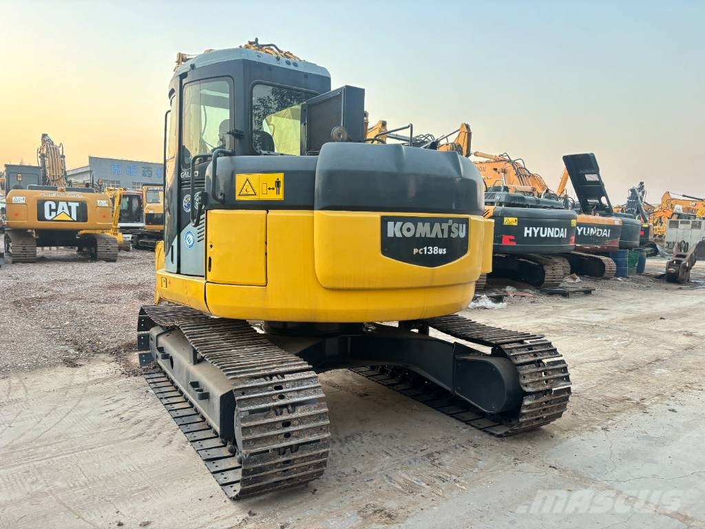 Komatsu PC 138 US حفارات وسط 7 طن - 12 طن