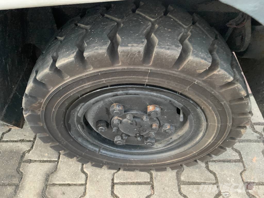 Toyota 2TG20 /02/ V-3493 EO Flughafenausrüstung