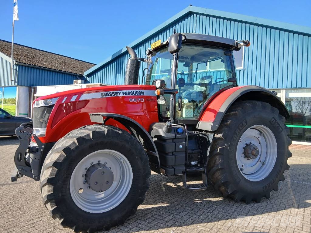 Massey Ferguson 8670 Dyna-VT 拖拉机/农用车