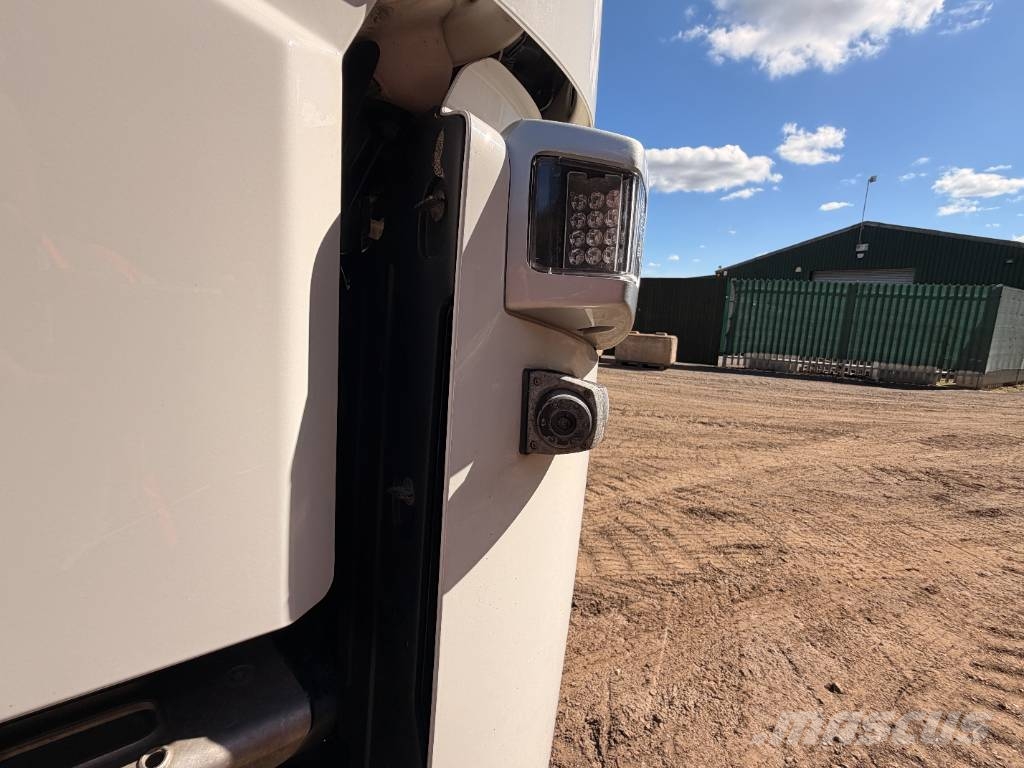 Volvo FM 380 شاحنات مسطحة / أوناش
