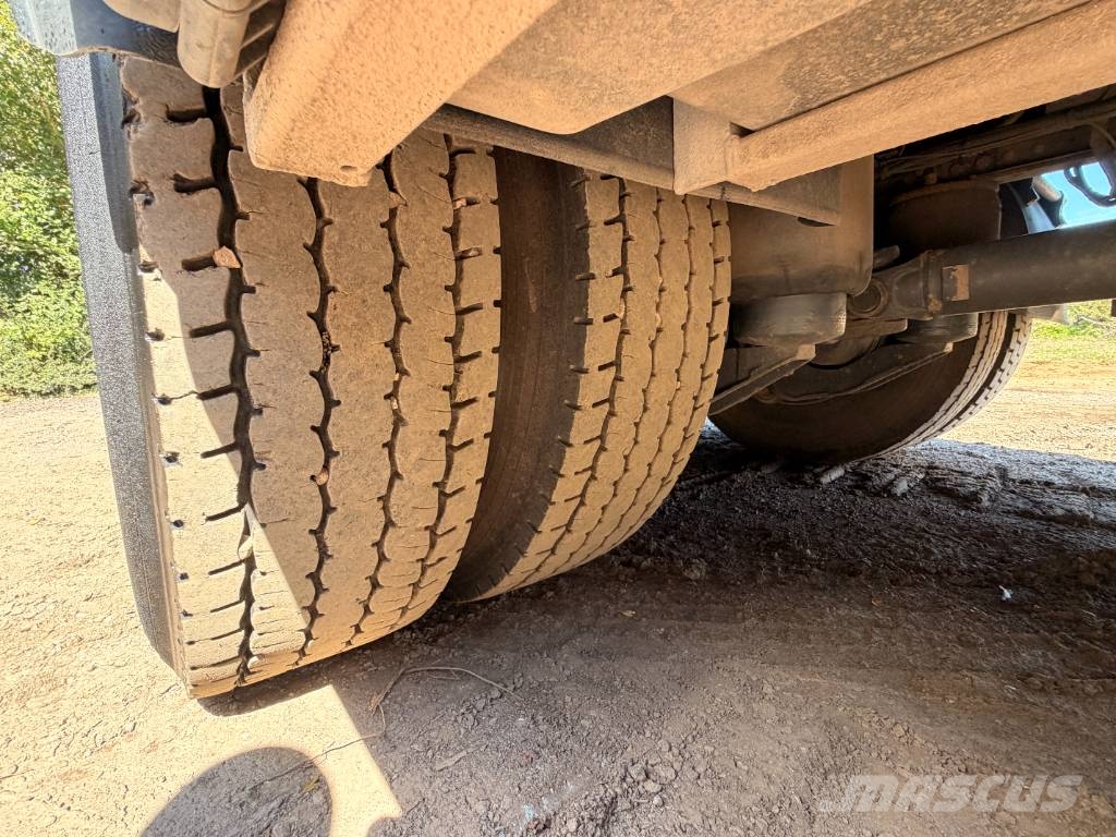 Volvo FM 380 شاحنات مسطحة / أوناش
