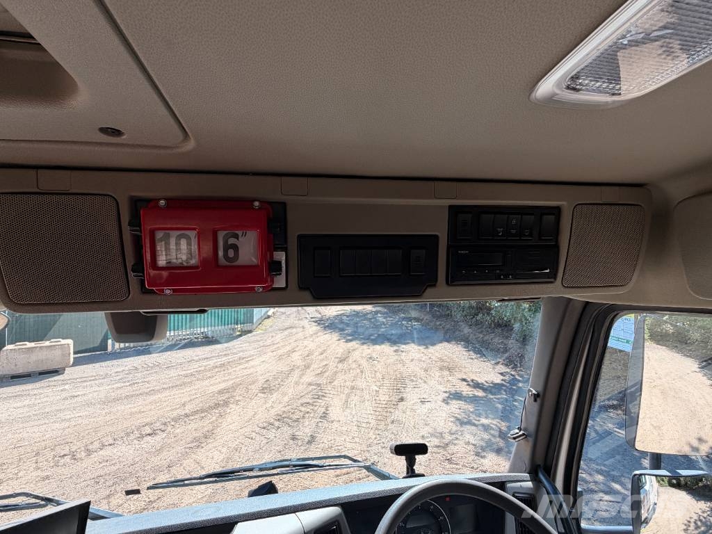 Volvo FM 380 شاحنات مسطحة / أوناش