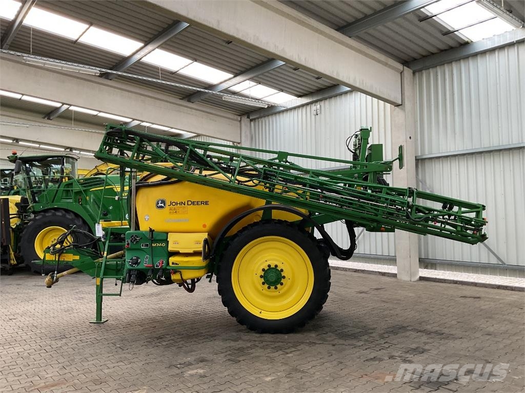 John Deere M740 Anhängespritzen