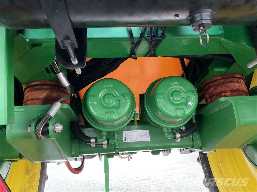John Deere M740 Anhängespritzen