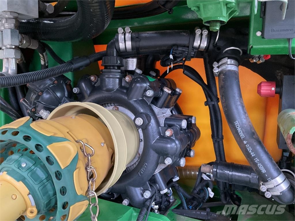 John Deere M740 Anhängespritzen