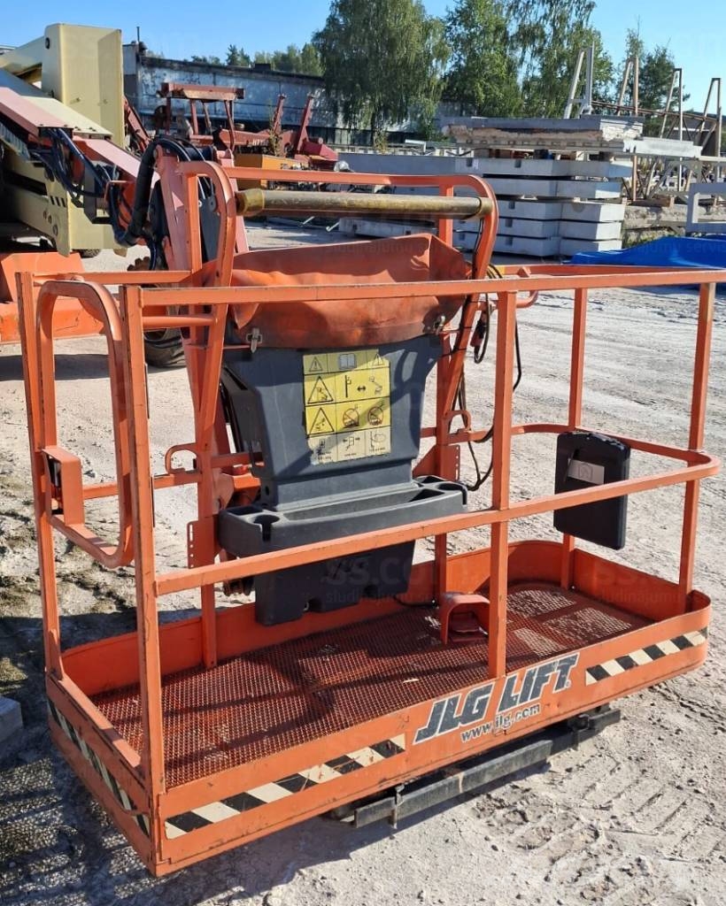 JLG 520 AJ Strēles pacēlāji