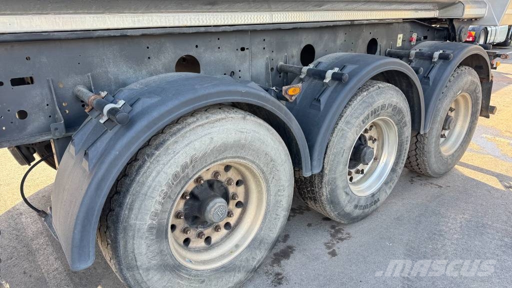 Meiller KISA 3 - 3 axle mulda trailer - lifting axle Tipper semi-trailers
