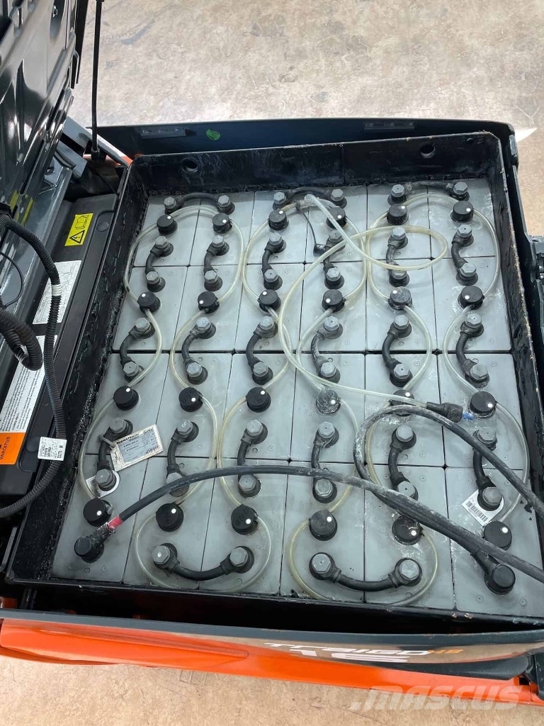 Toyota 8 FBE 16 T Electric forklifts