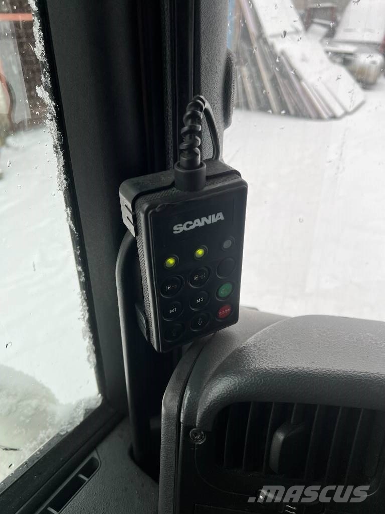 Scania P420LB6X2*4HNB full air 冷藏车