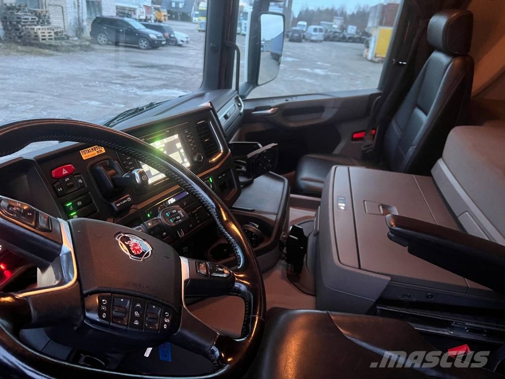 Scania P420LB6X2*4HNB full air 冷藏车