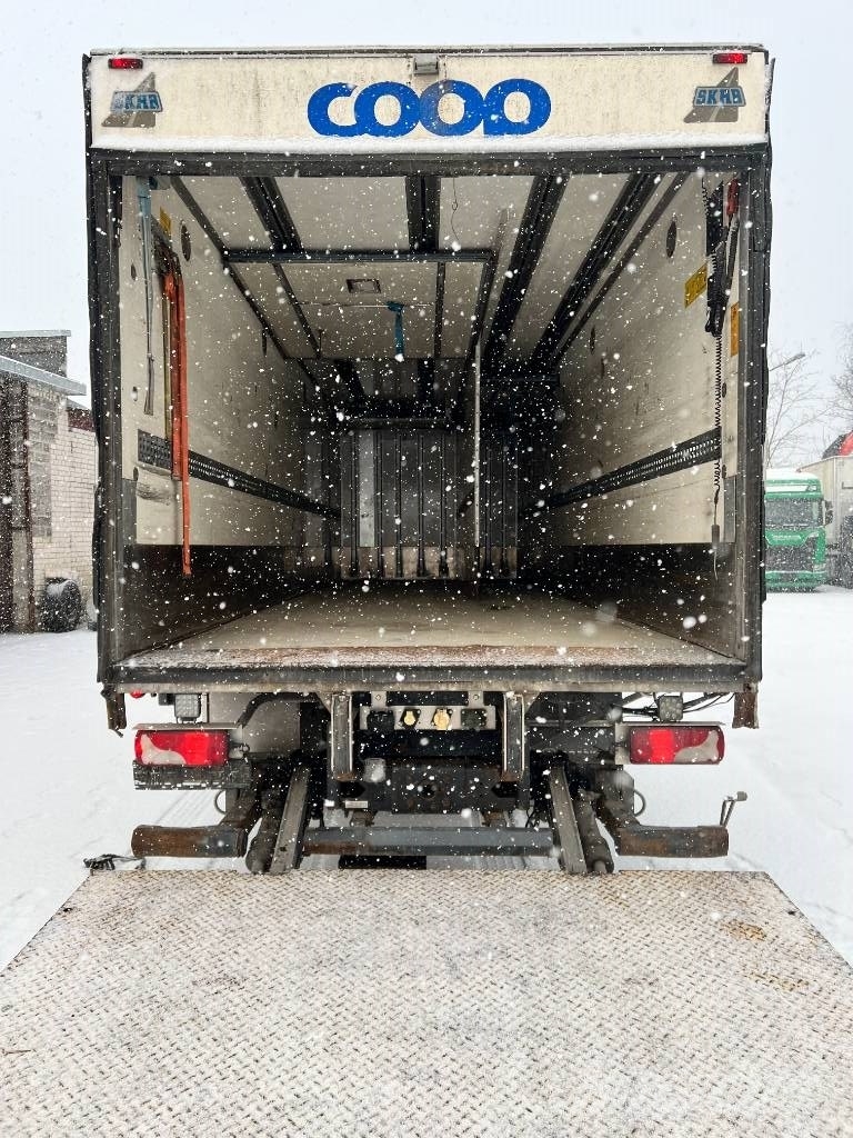 Scania P420LB6X2*4HNB full air 冷藏车