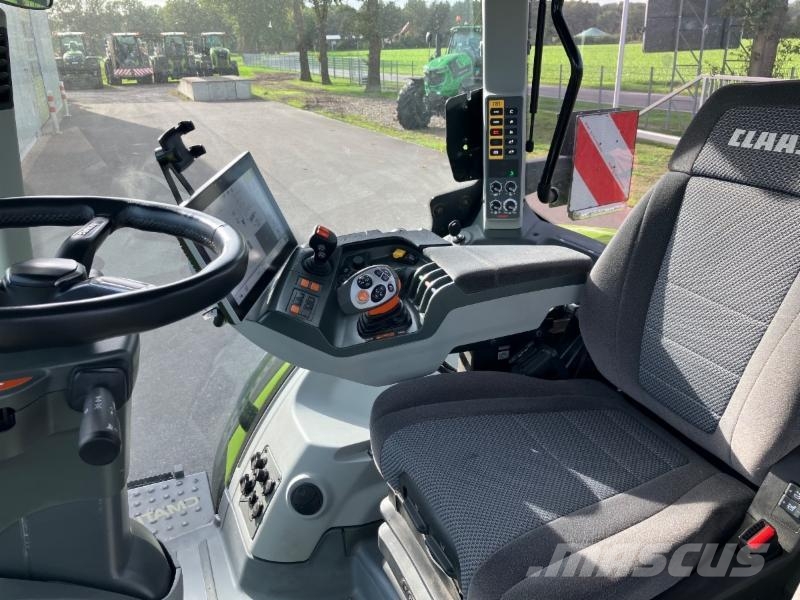 CLAAS AXION 870 CMATIC CEBIS Tractoren
