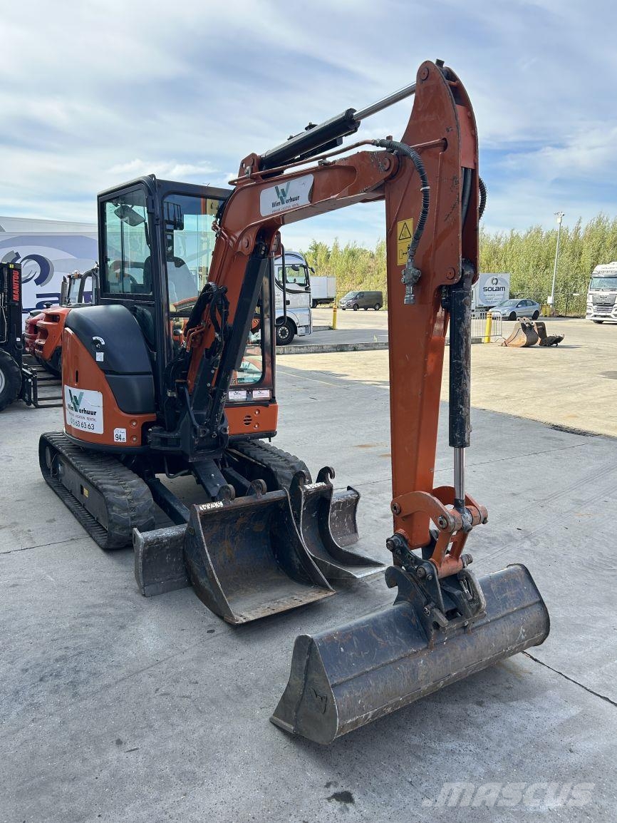 Hitachi ZX33U-6 (7740) Mini kotrók < 7t