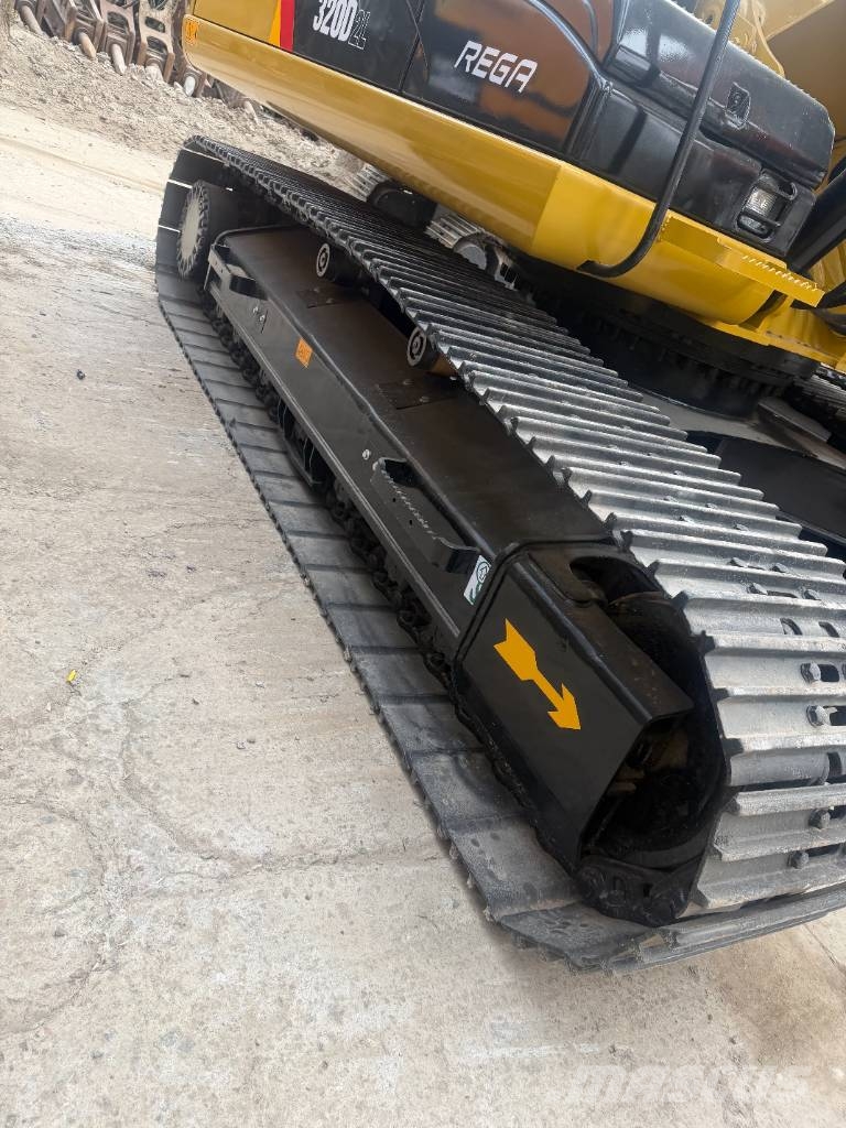 CAT 320 D2 - 28th Anniversary Promotion Price Гусеничні екскаватори