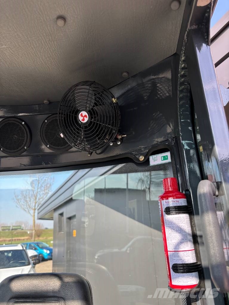 Rippa R18 Pro met Cabine Miniexcavadoras