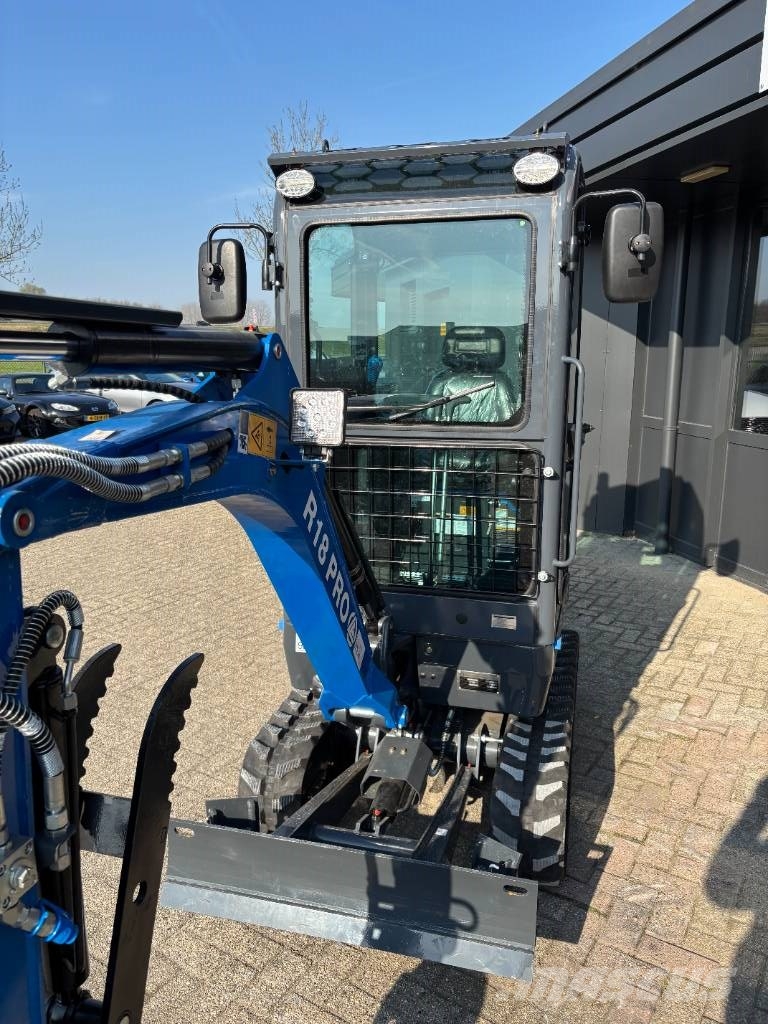 Rippa R18 Pro met Cabine Miniexcavadoras