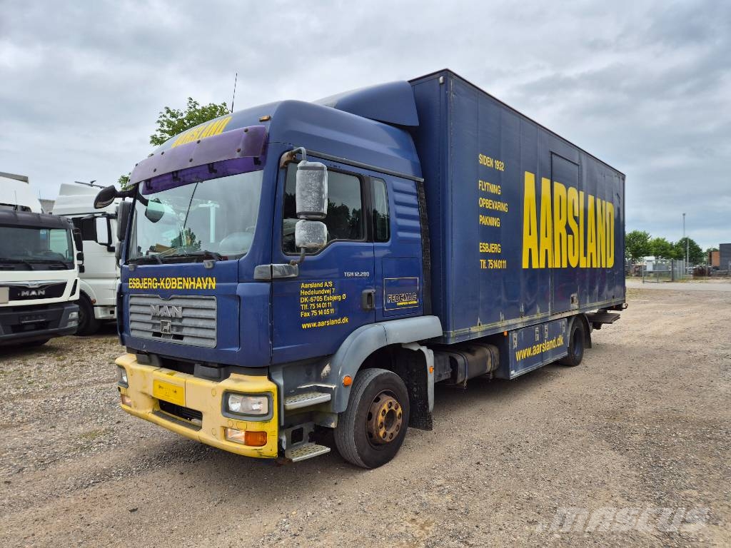 MAN TGM 12.280 // Lift // Sideopening Camiones caja cerrada