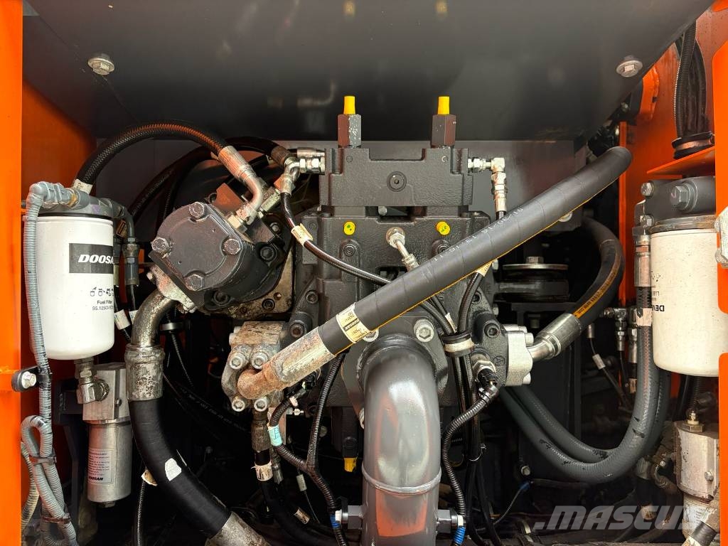 Doosan DX 210 W-5 Колёсные экскаваторы