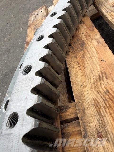Liebherr A 316 USED SWING RING Vaihteisto