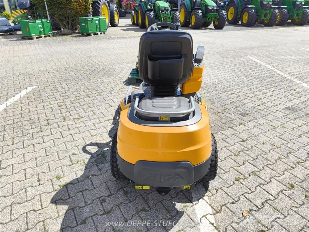 Stiga Park Pro 740 IQX mit Mulcher/Vertikutierer Sonstige Landmaschinen