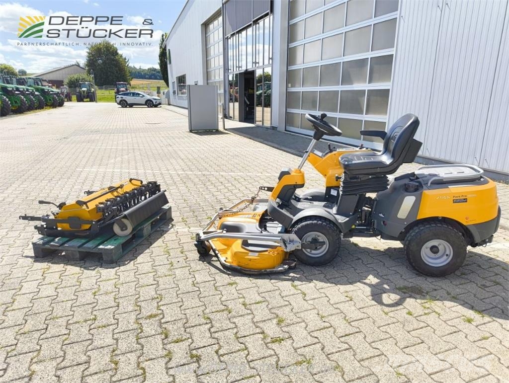 Stiga Park Pro 740 IQX mit Mulcher/Vertikutierer Sonstige Landmaschinen