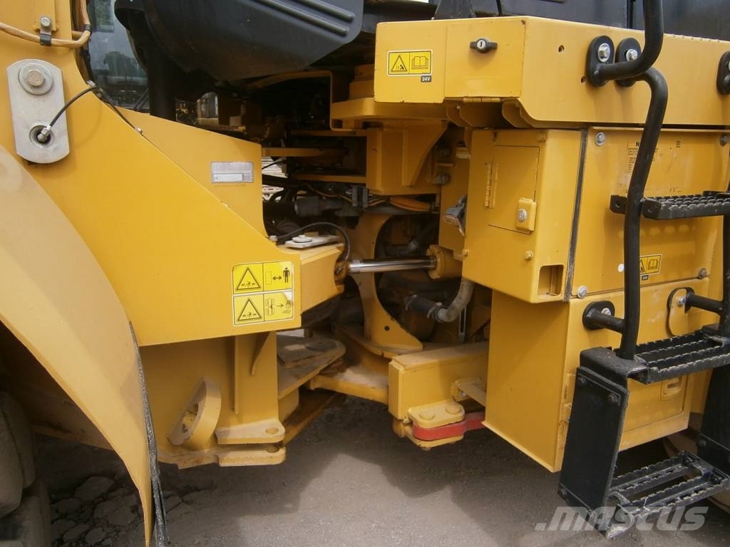 CAT 950H Kolové nakladače