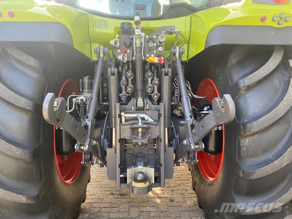 CLAAS Arion 630 Cmatic CIS+ Traktori