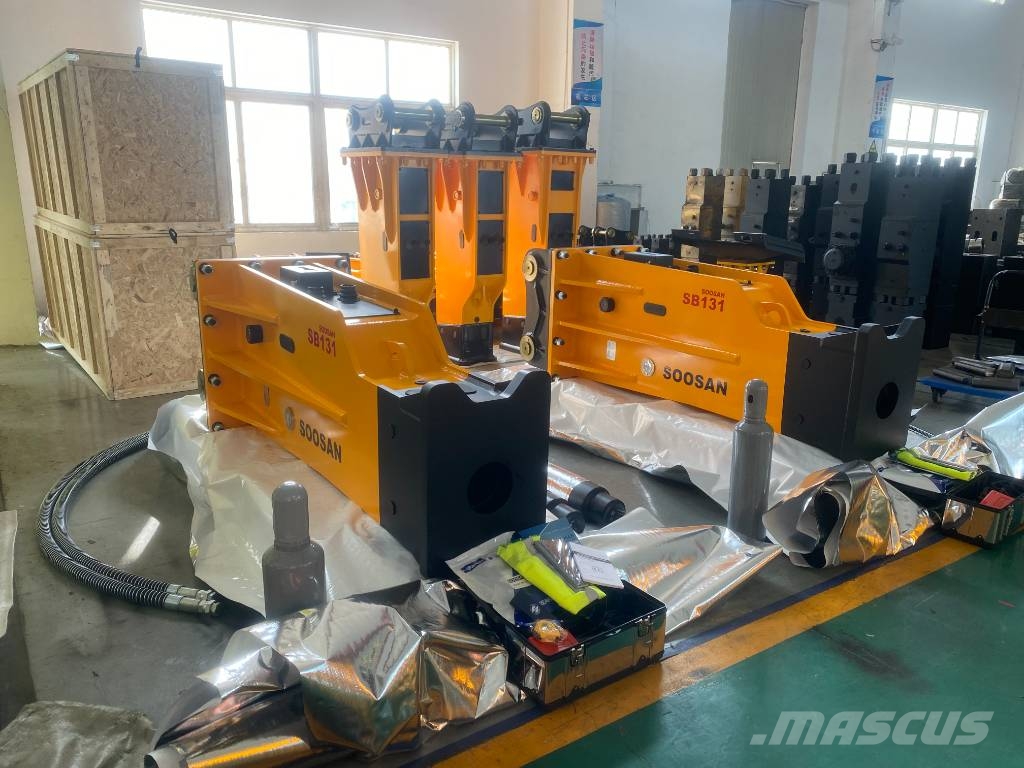 Soosan SB131破碎锤适用于30-45吨挖掘机 Строителство - Други