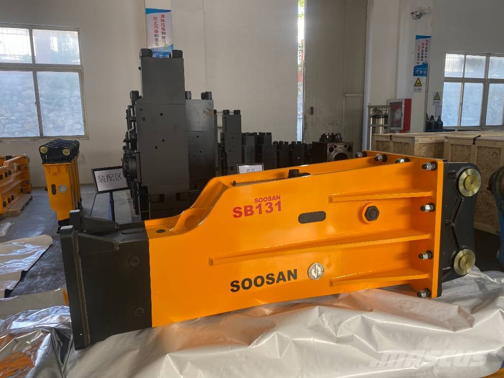 Soosan SB131破碎锤适用于30-45吨挖掘机 Строителство - Други