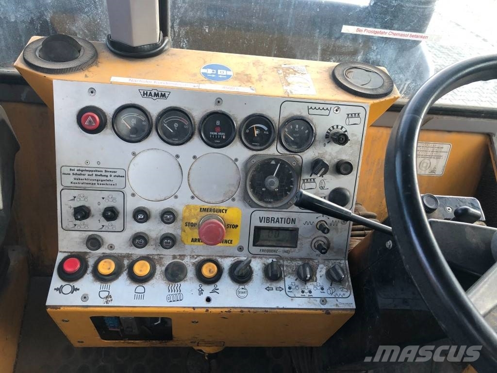 Hamm DV 8.42 双轮压路机