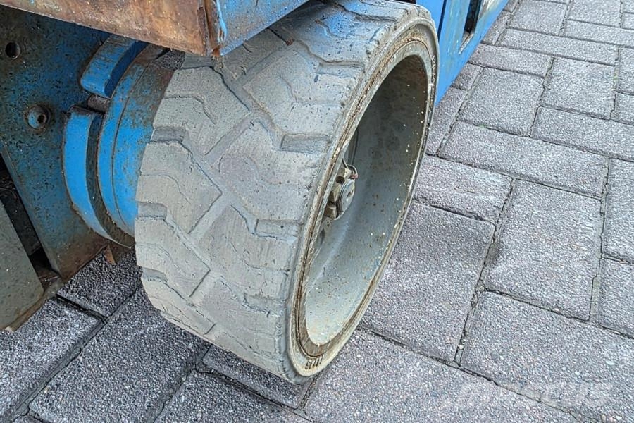Genie GS1932 Electric, Working Height 7.8 m, 227kg Capac Škaraste platforme