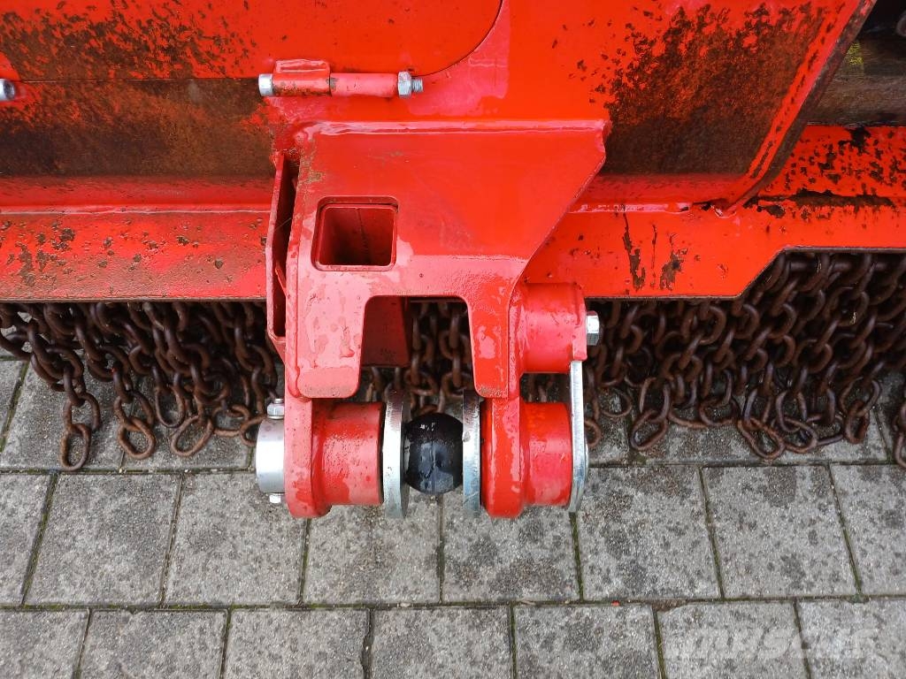 PRINOTH AHWI FM900 Metsamultšerid