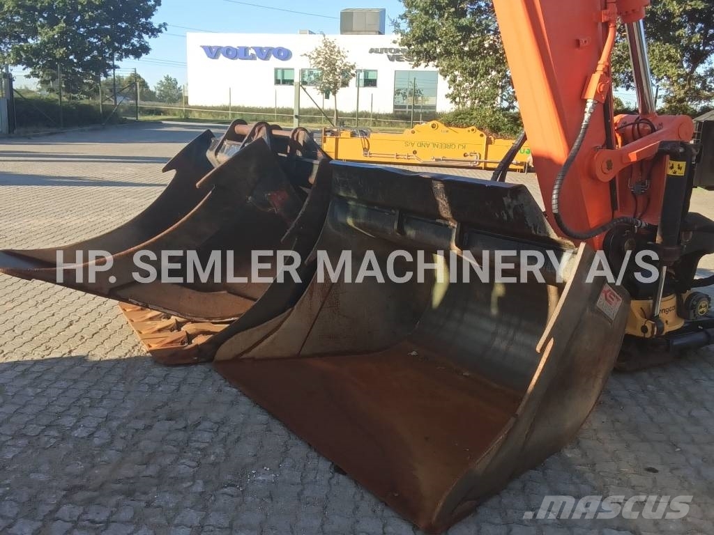 Hitachi ZX250LC-6 Escavatori cingolati