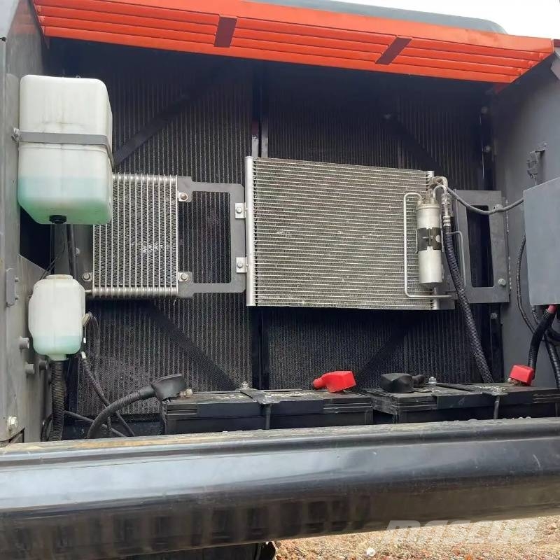 Hitachi ZX 360 Гусеничні екскаватори