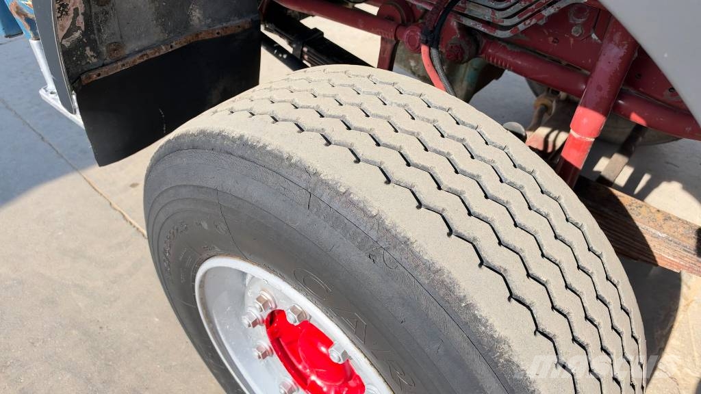 Mercedes-Benz SK 3535 8x4 chassis V8 big axle شاحنات بمقصورة وهيكل