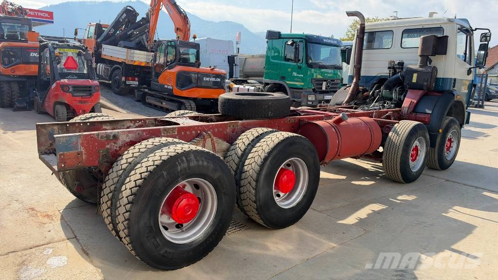 Mercedes-Benz SK 3535 8x4 chassis V8 big axle شاحنات بمقصورة وهيكل