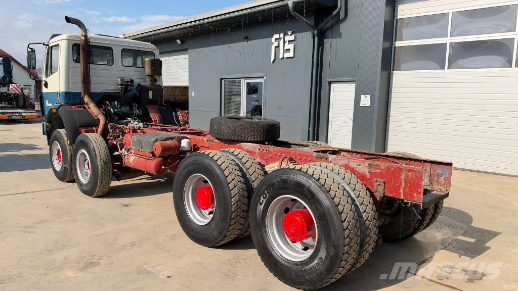 Mercedes-Benz SK 3535 8x4 chassis V8 big axle شاحنات بمقصورة وهيكل