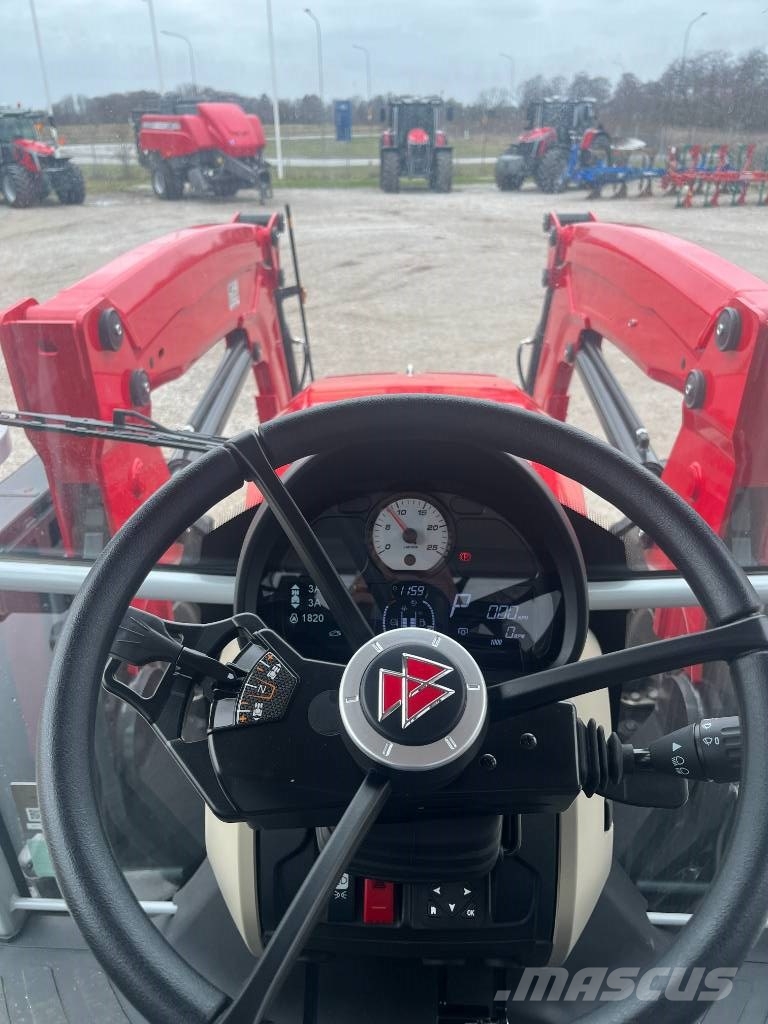 Massey Ferguson 5M.115 Tracteur