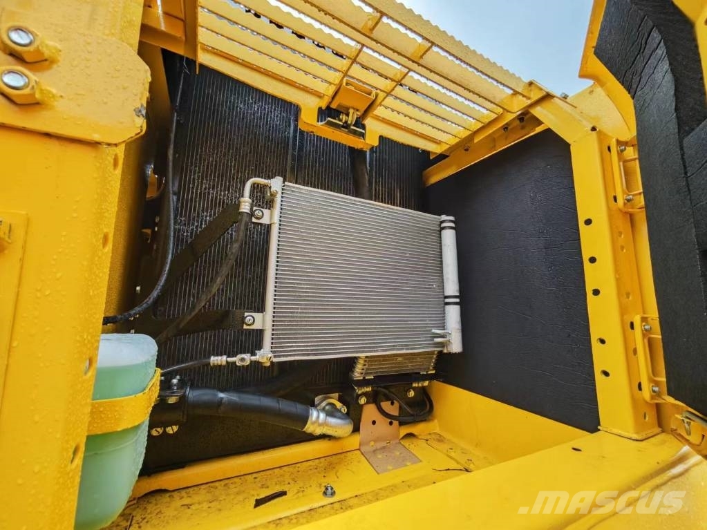 Komatsu PC 220-8 Εκσκαφείς με ερπύστριες