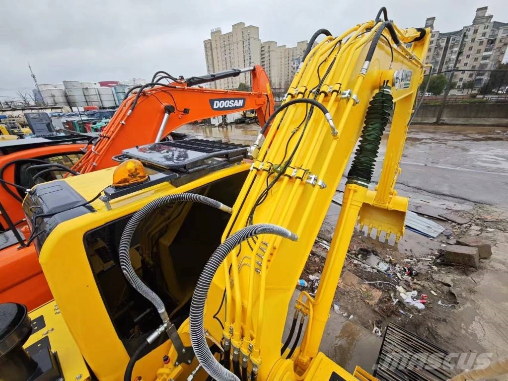 Komatsu PC 220-8 Εκσκαφείς με ερπύστριες