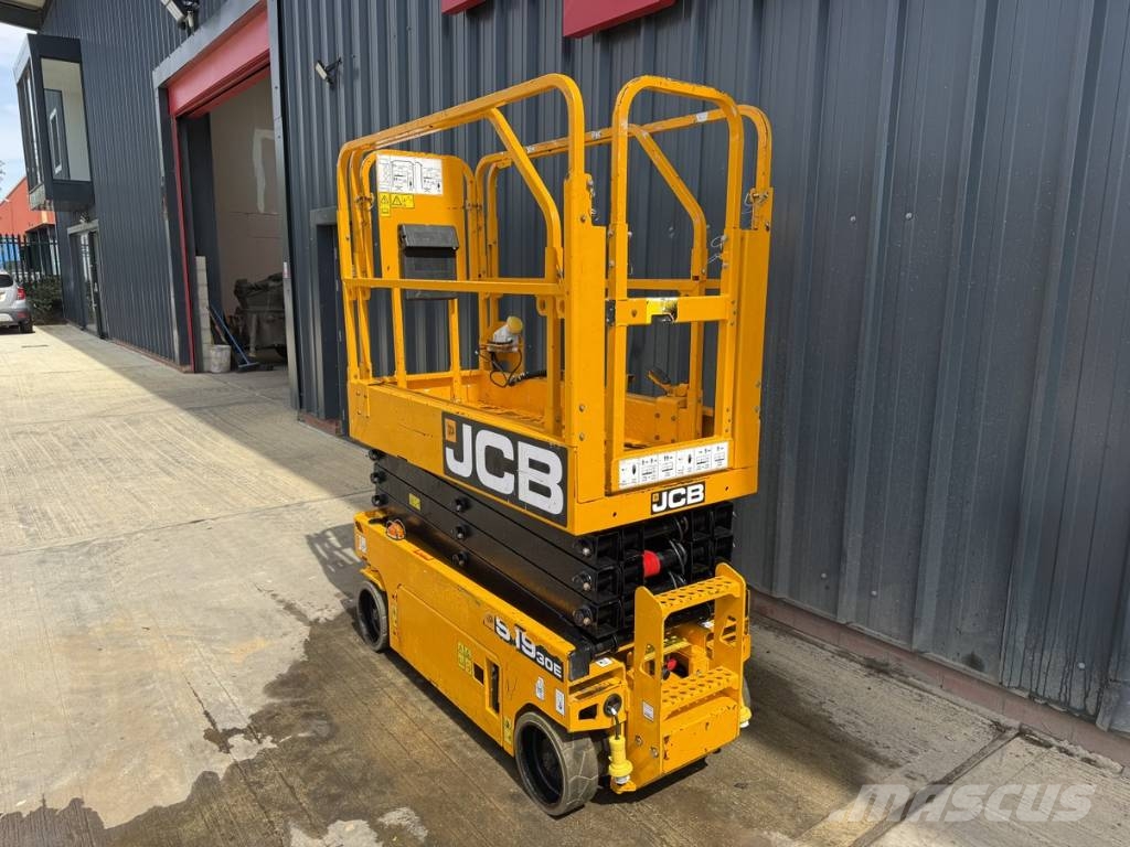 JCB S 1930 E Škarjaste dvižne ploščadi