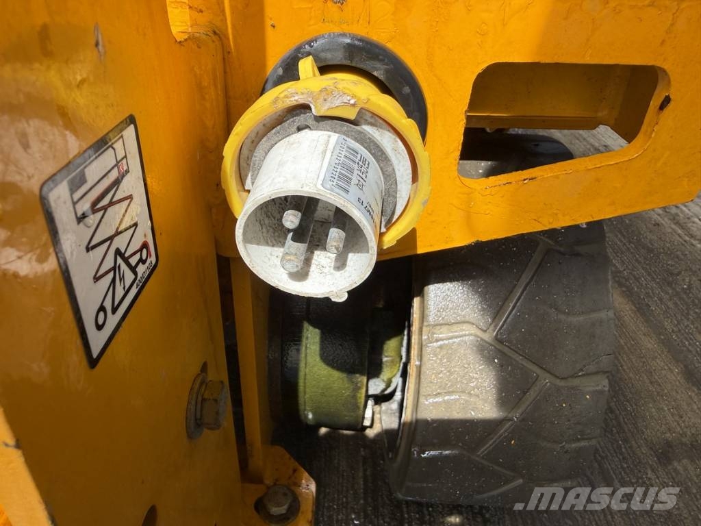 JCB S 1930 E Škarjaste dvižne ploščadi