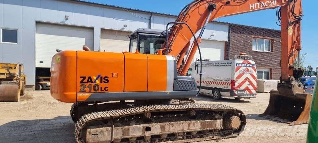 Hitachi ZX 210 LC-3 حفارات زحافة