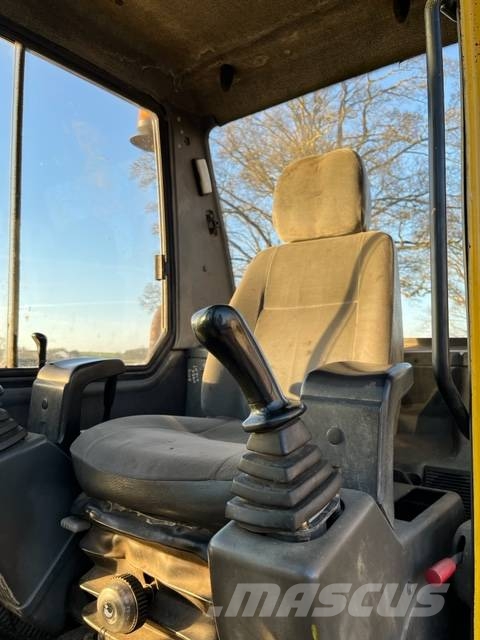 Komatsu PC 75 中型油圧ショベル 7ｔ-12ｔ（ユンボ・パワーショベル・バックホー）