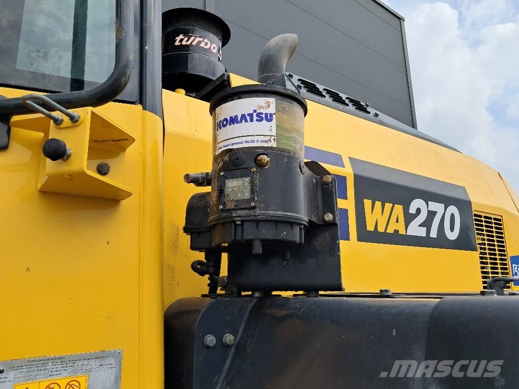 Komatsu WA270-8 Kolesni nakladalci